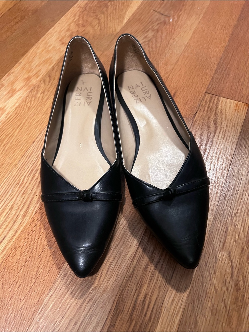 Naturalizer Black Pointed Leather Flats